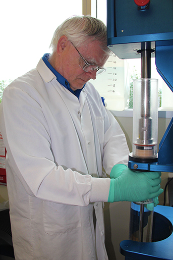 John Kempf, environmental laboratory specialist,
processes filters for Cryptosporidium and Giardia
parasite testing in water.